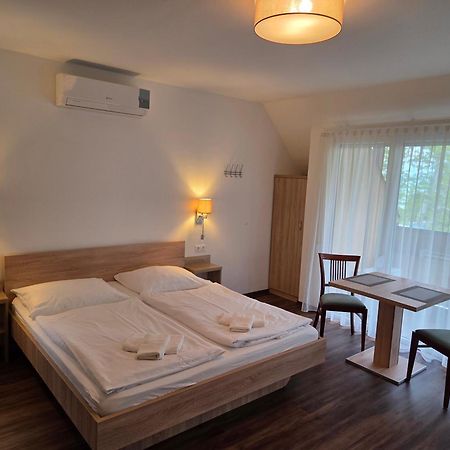 Adam Apartmanhaz Siofok Exterior photo