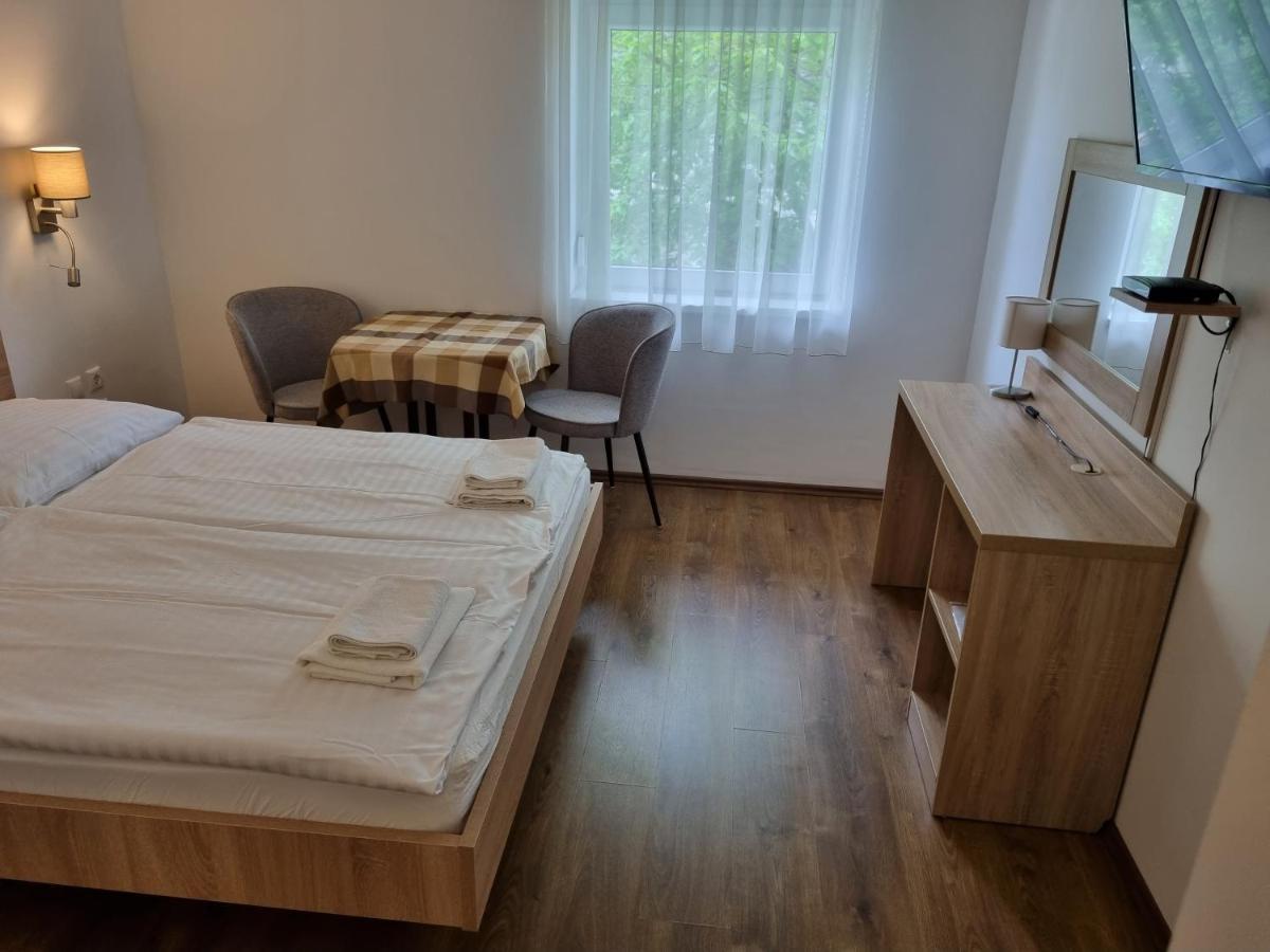 Adam Apartmanhaz Siofok Room photo