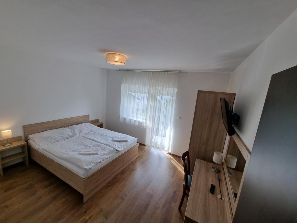 Adam Apartmanhaz Siofok Exterior photo