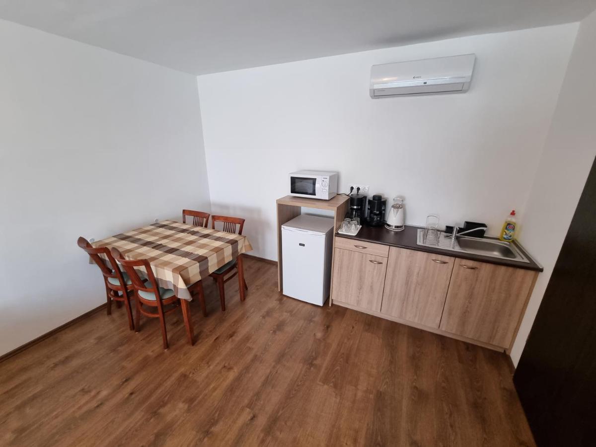 Adam Apartmanhaz Siofok Exterior photo