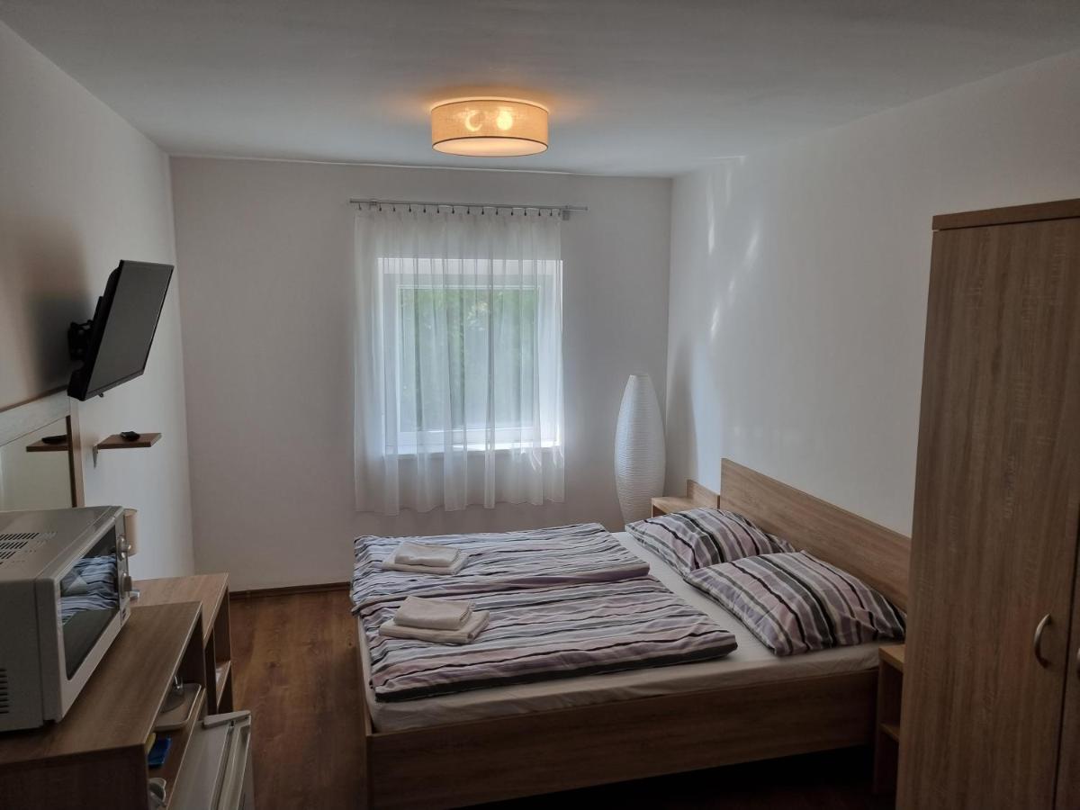 Adam Apartmanhaz Siofok Exterior photo