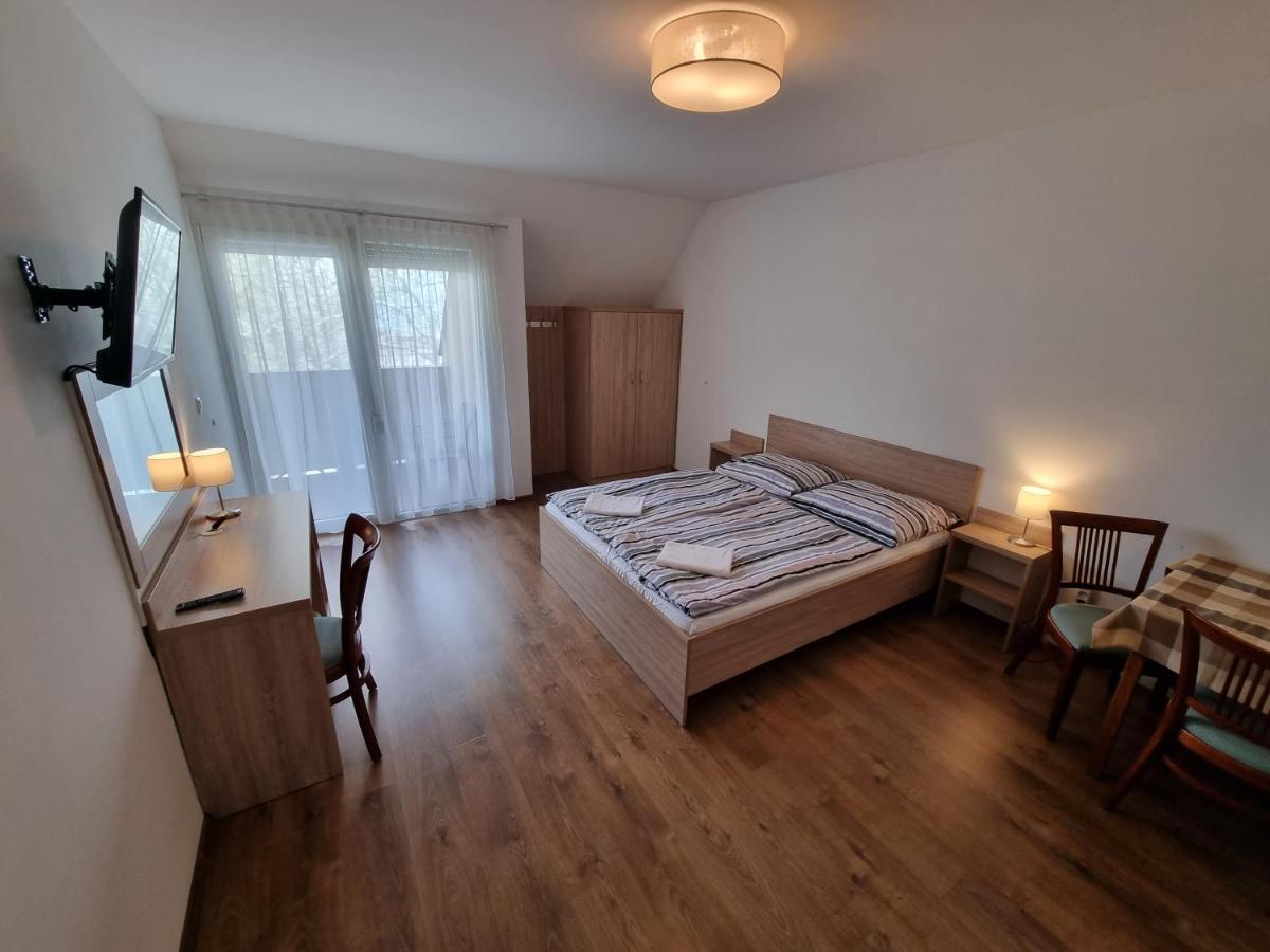 Adam Apartmanhaz Siofok Exterior photo