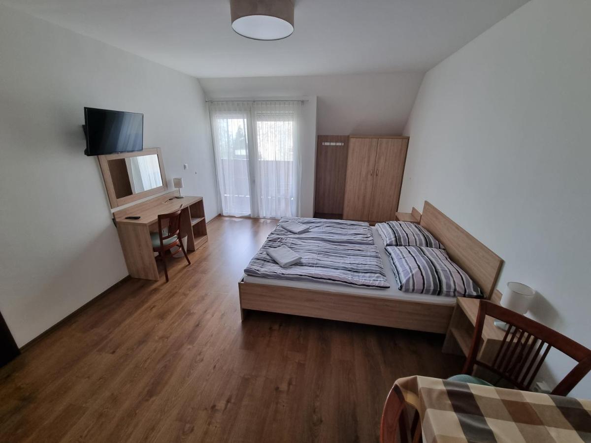Adam Apartmanhaz Siofok Exterior photo