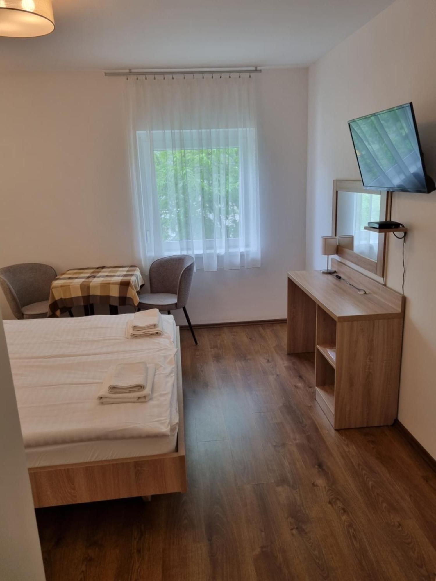 Adam Apartmanhaz Siofok Room photo