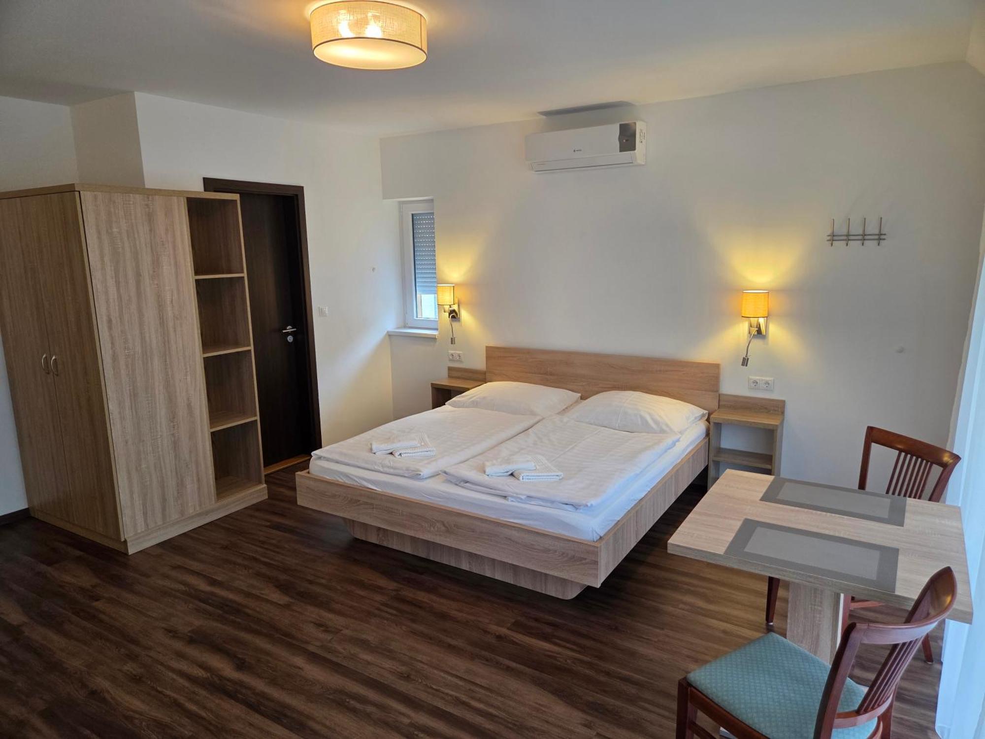 Adam Apartmanhaz Siofok Exterior photo